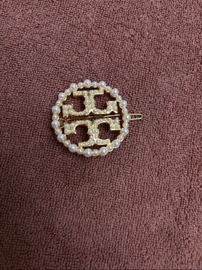Tory Burch Gold Pearl Round  Hair Clip